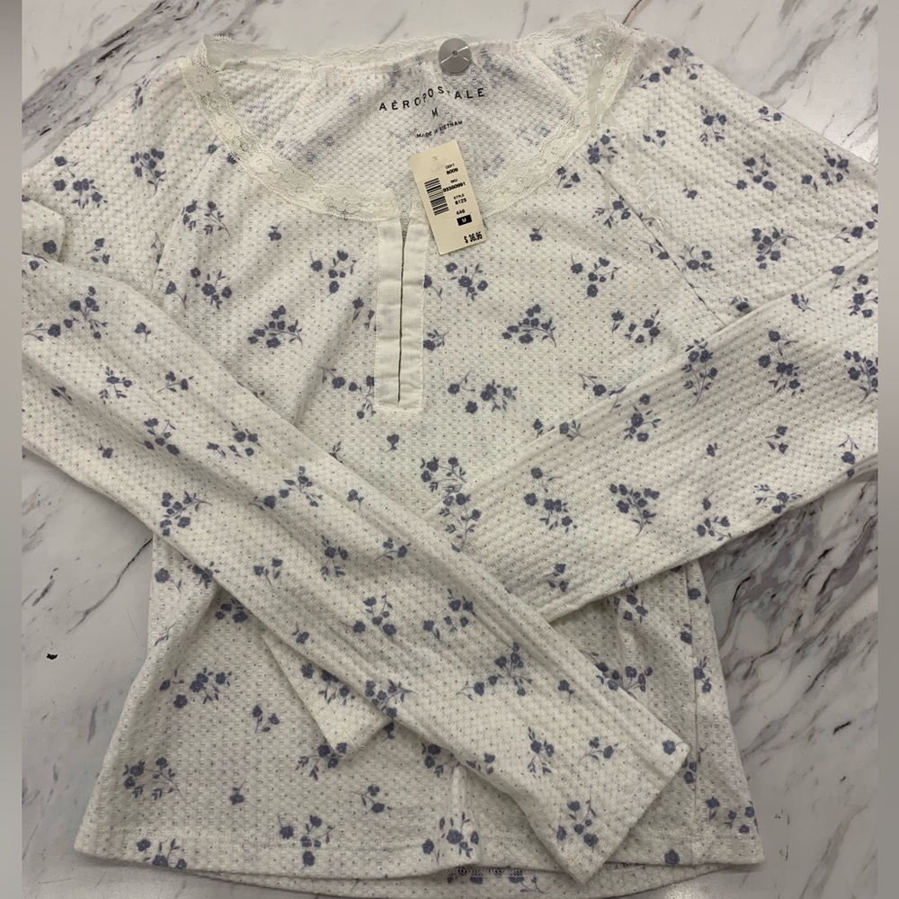 aeropostale floral long sleeve🤍